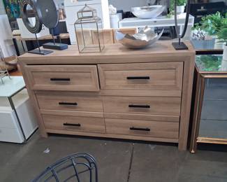 Bob's Discount Furniture 6-Drawer Dresser