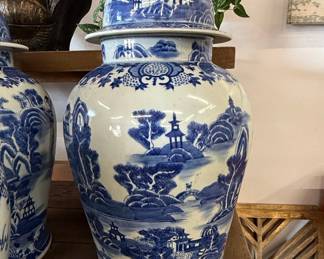 Blue and White Chinoiserie Willow Pattern Temple Jar