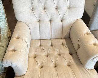 Traditional Tufted Cream Linen Blend Accent Armchair