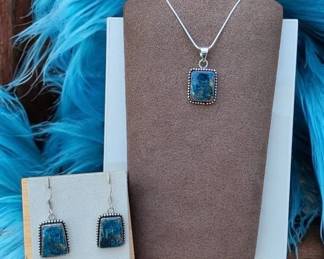 28 Blue Apatite Pendant Necklace Matching Earrings