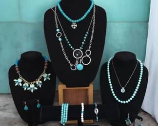 109 Jewelry Lot 4 Necklaces, Bracelets Earrings