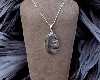 14 Stick Agate Pendant Necklace