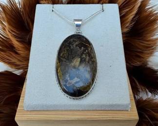 92 Stick Agate Pendant Necklace