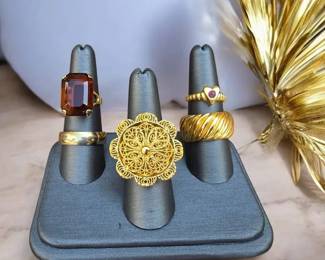 002 97 Ring Lot 18kt HGE Stainless Steel Etc.
