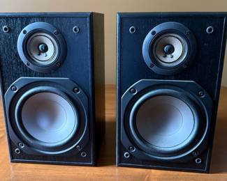 Speaker set