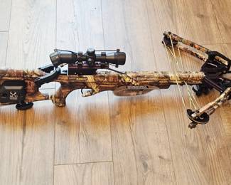Ten Point Turbo XLT crossbow with scope, comes with 3 arrows and quiver and custom cut soft case