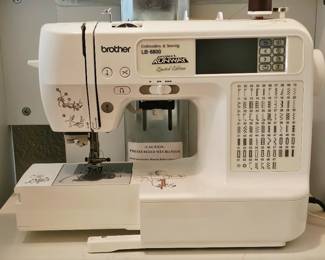 Project Runway Edition brother lb-6800 Embroidery and sewing machine comes with pedal. As pictured. We do not have any of the other accessories cases or pieces for this machine