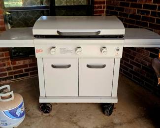 LoCo Cookers Series II 36-in. 3-Burner Digital Propane SmartTemp Flat Top Grill/Griddle