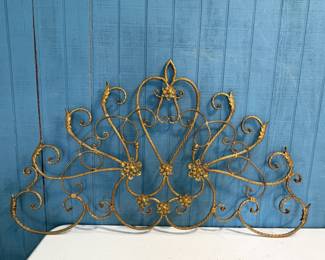 VINTAGE LARGE HOLLYWOOD REGENCY METAL WALL DECOR