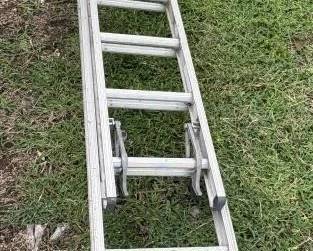 LOUISVILLE 24 FT ALUMINUM EXTENSION LADDER