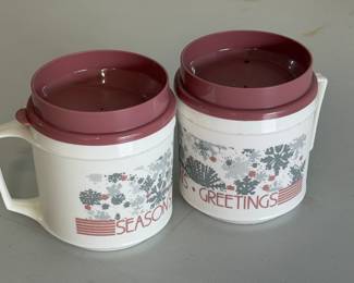 VINTAGE ALADDIN INSULATED CHRISTMAS SEASON CUPS