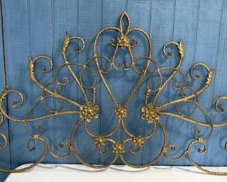 VINTAGE LARGE HOLLYWOOD REGENCY METAL WALL DECOR