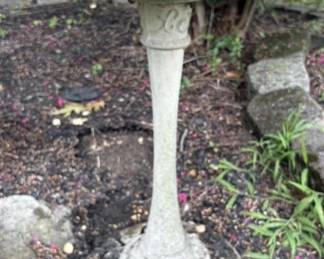 CAST METAL 2 PC BIRD BATH