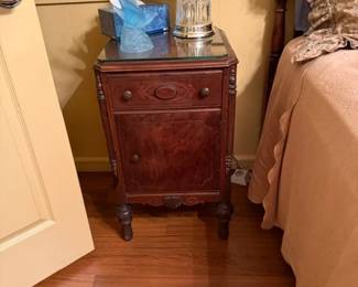 1900 Williamsport night stand