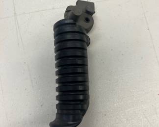 Vintage foot peg forward grip