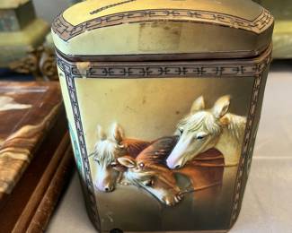 Porcelain Tea caddy