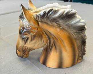 Horse planter