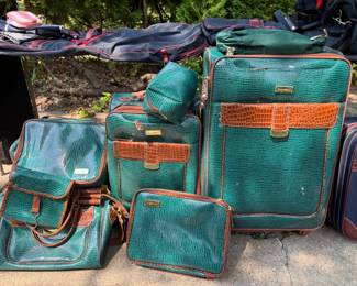 Estate Luggage Green