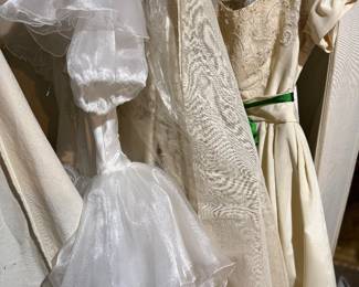 Y2K & vintage wedding Gowns