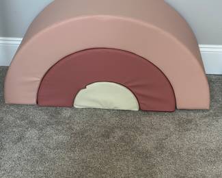 Soft foam rainbow climber