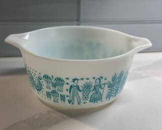 Pyrex Amish Butterprint