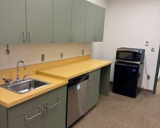 3 kitchens like this.  These cabinets are commercial grade. Add new handles and they are in style