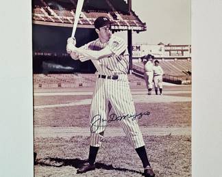 Autographed HOF Joe Dimaggio B&W photo.
