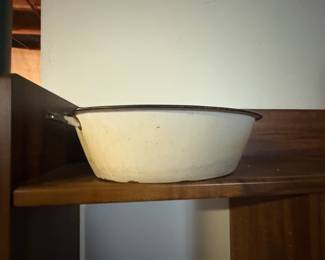 Dish pan
