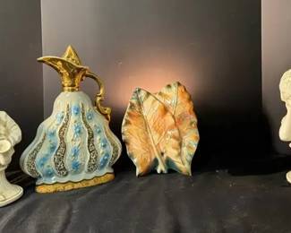 Figurines  More