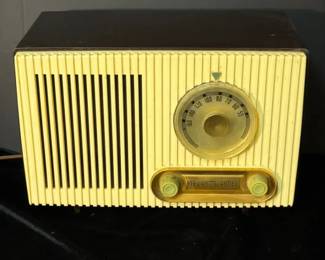 Vintage Stewart Warner AM Radio