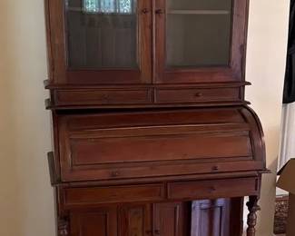 009 Secretary Desk