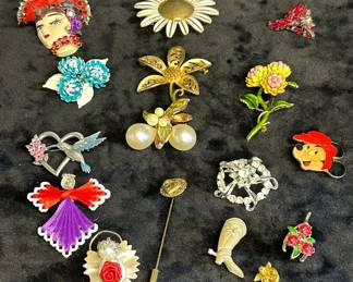 Brooches  Pins