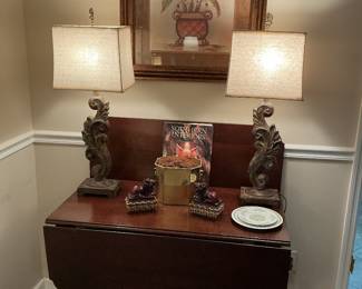 Antique mahogany dropleaf table