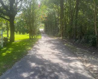 One way driveway leading from road to the house