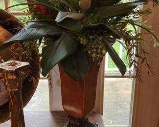 Beautiful pair of vases/floral arrangements