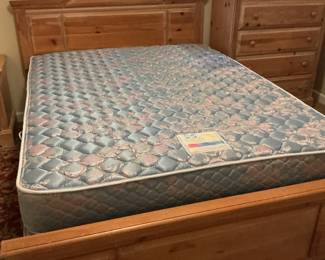 Queen size bed and mattress set, great condition