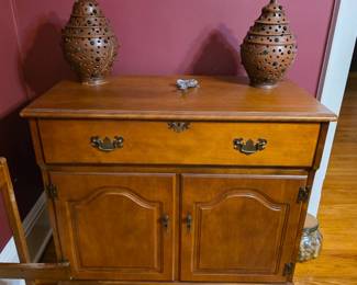 vintage Ethan Allen Heirloom Nutmeg Maple Colonial dry sink buffet