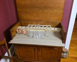 vintage Ethan Allen Heirloom Nutmeg Maple Colonial dry sink buffet