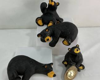 Chillaxing Bears