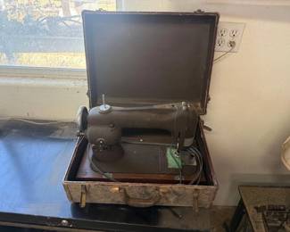 2206 Vintage Montgomery Ward Sewing Machine with Case