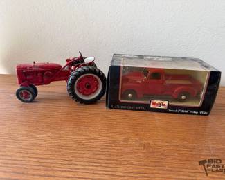 1000 2 DieCast Models