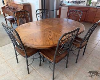 1518 Dining Table with 6 Chairs