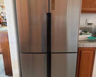 1520 Haier Refrigerator