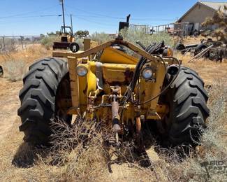 435 International Harvester 2400 Series A