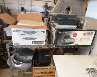 2212 Apple Macintosh SE, DVD Player, Altec Lansing Laptop