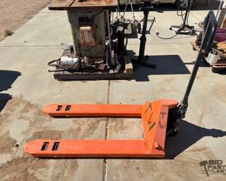 1912 Haul Master 2.5Ton Pallet Jack
