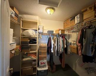 1312 Shelving Rack, Clothes