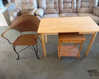 1076 2 Tables and 1 Chair