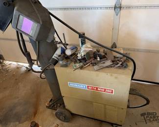 2038 Hobart Beta MiG 200 Welder