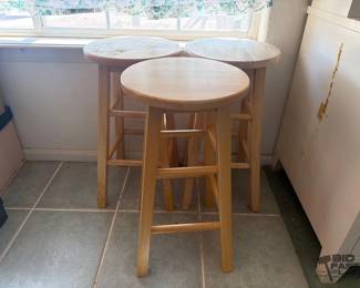 1016 3 Barstools